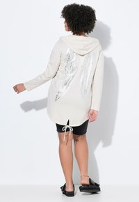 Толстовка Толстовка