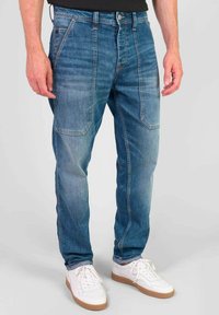 Прямые джинсы Прямые джинсы