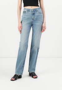 Джинсы Джинсы