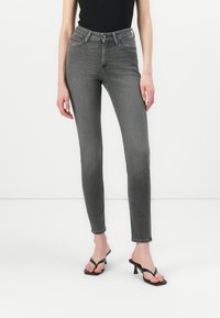 Узкие джинсы Узкие джинсы