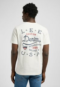 Футболка Футболка