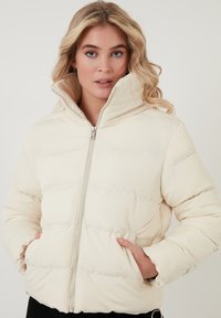 Зимняя куртка Зимняя куртка