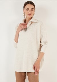 Длинный пуловер Длинный пуловер