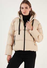 Зимняя куртка Зимняя куртка