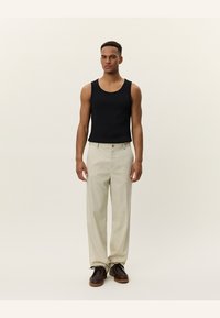 Льняные брюки Льняные брюки