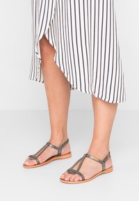 Босоножки Босоножки