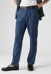 Вельветовые брюки Вельветовые брюки