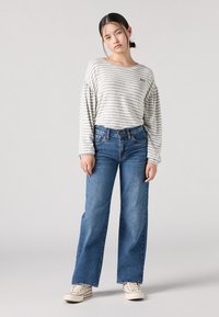 Джинсы Джинсы