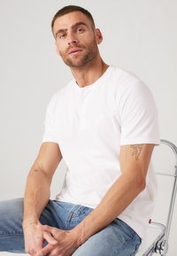 Футболка Футболка