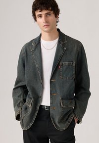 Джинсовая куртка Джинсовая куртка