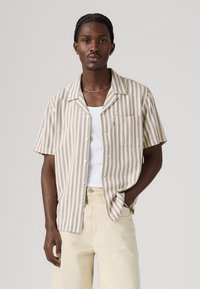 Рубашка с коротким рукавом Рубашка с коротким рукавом