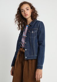 Джинсовая куртка Джинсовая куртка