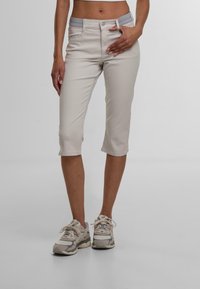 Короткие джинсы Короткие джинсы