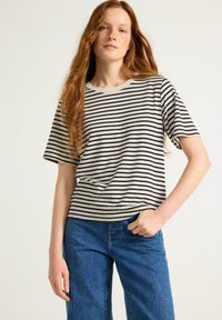 Футболка Футболка