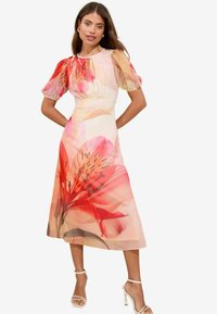 Платье Платье