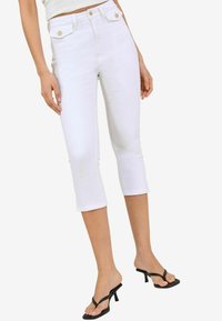 Короткие джинсы Короткие джинсы