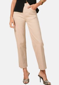 Узкие брюки Узкие брюки