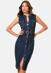 Джинсовая жилетка Джинсовая жилетка