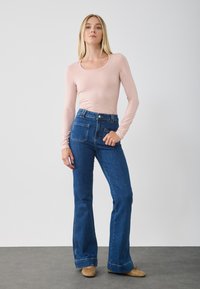 Лонгслив Лонгслив