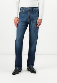 Прямые джинсы Прямые джинсы