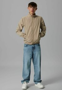 Джинсы Джинсы