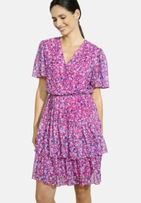 Короткое платье Короткое платье