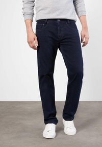 Прямые джинсы Прямые джинсы