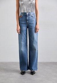 Джинсы Джинсы