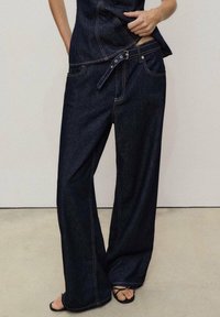 Джинсы Джинсы