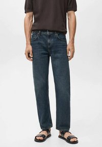 Прямые джинсы Прямые джинсы