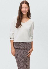 Пуловер Пуловер