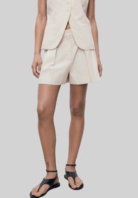 Шорты Шорты