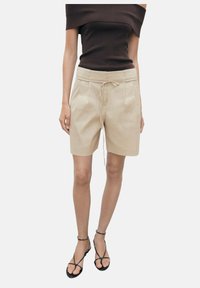 Шорты Шорты