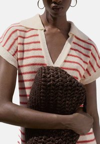 Вязаное платье Вязаное платье