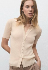 Вязаная кофта Вязаная кофта