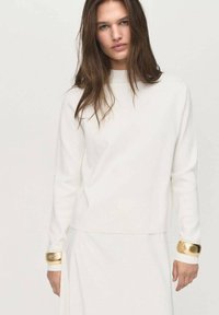 Пуловер Пуловер