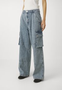 Широкие брюки Широкие брюки