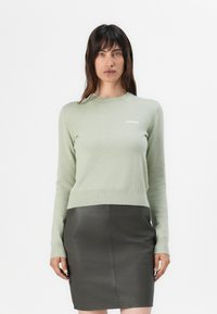 Пуловер Пуловер