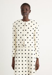 Короткая куртка Короткая куртка