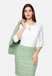 Майка с рукавом три четверти Майка с рукавом три четверти