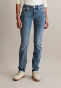 Джинсы Джинсы