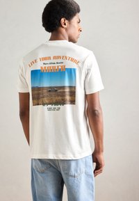 Футболка Футболка