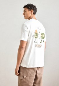 Футболка Футболка