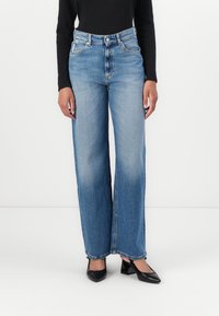 Джинсы Джинсы