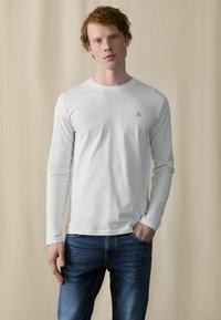 Лонгслив Лонгслив