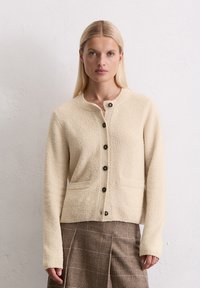 Вязаная кофта Вязаная кофта