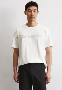 Футболка Футболка