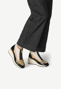 Высокие кеды Высокие кеды