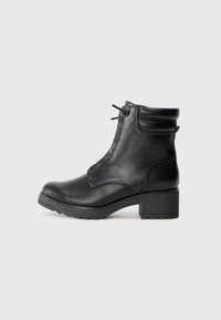 Ботинки на шнуровке Ботинки на шнуровке