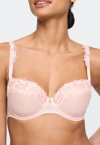 Бюстгальтер на косточках Бюстгальтер на косточках